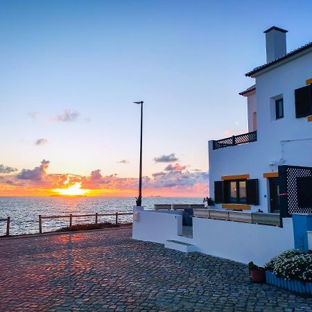 Pequena Baleia Bed & Breakfast Ferrel  Bagian luar foto