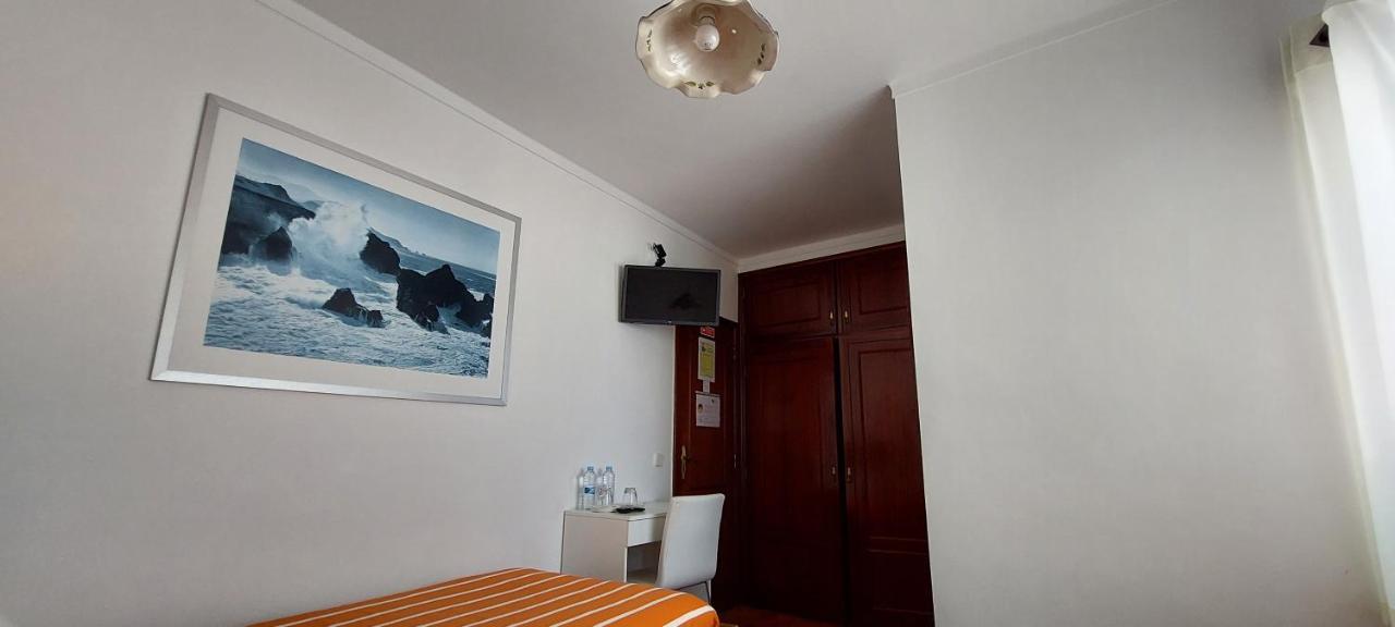 Pequena Baleia Bed & Breakfast Ferrel  Bagian luar foto