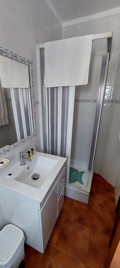 Pequena Baleia Bed & Breakfast Ferrel  Bagian luar foto