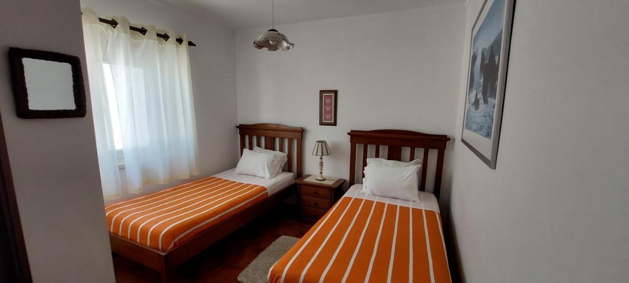 Pequena Baleia Bed & Breakfast Ferrel  Bagian luar foto