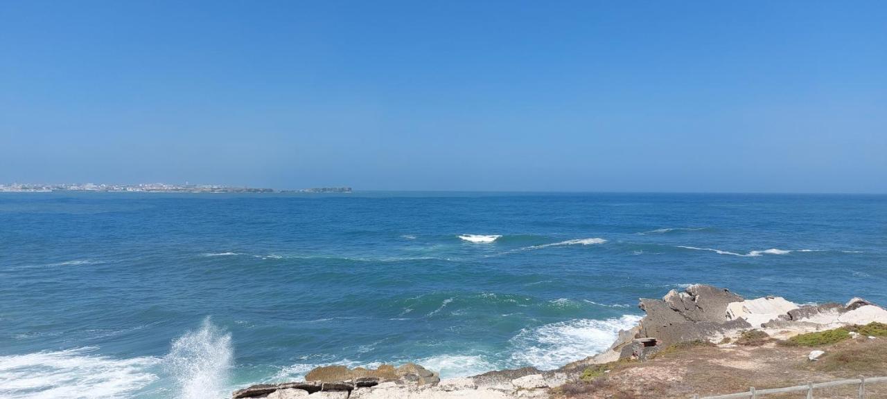 Pequena Baleia Bed & Breakfast Ferrel  Bagian luar foto