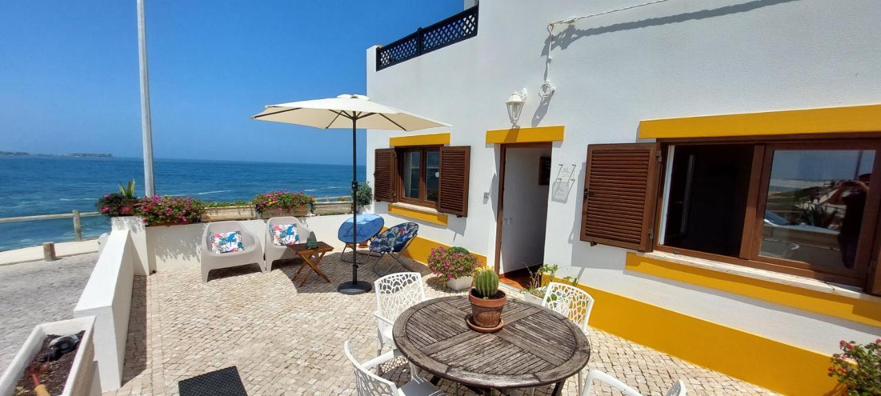 Pequena Baleia Bed & Breakfast Ferrel  Bagian luar foto