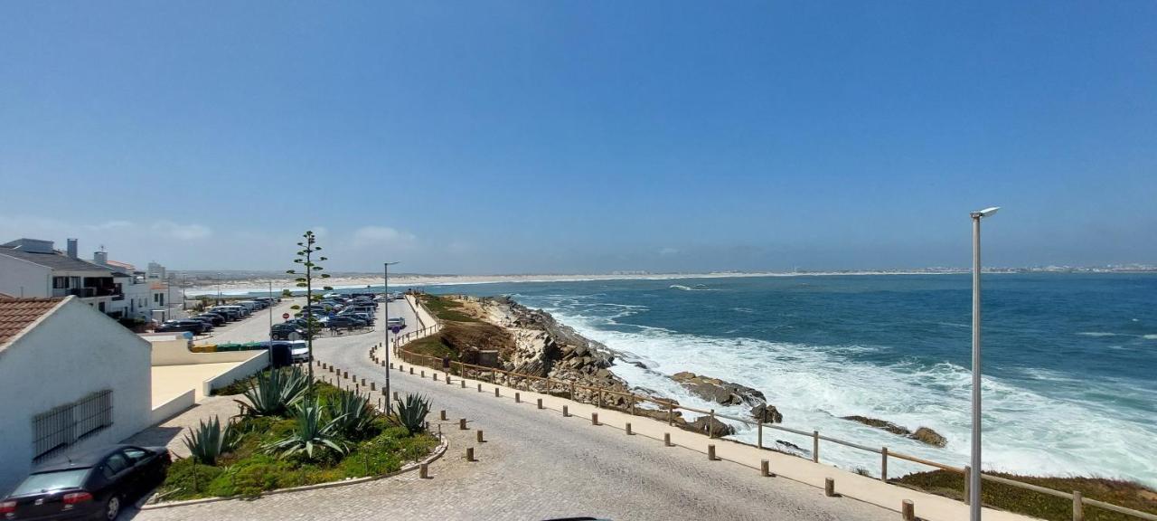 Pequena Baleia Bed & Breakfast Ferrel  Bagian luar foto