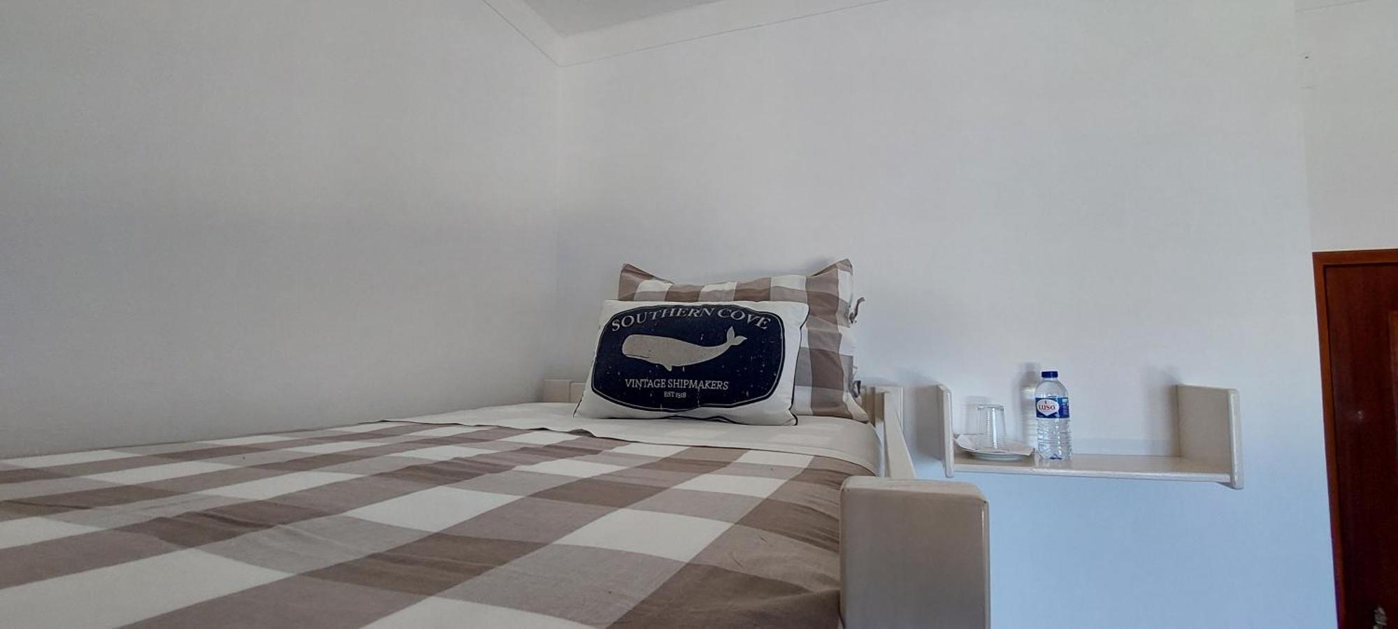 Pequena Baleia Bed & Breakfast Ferrel  Bagian luar foto