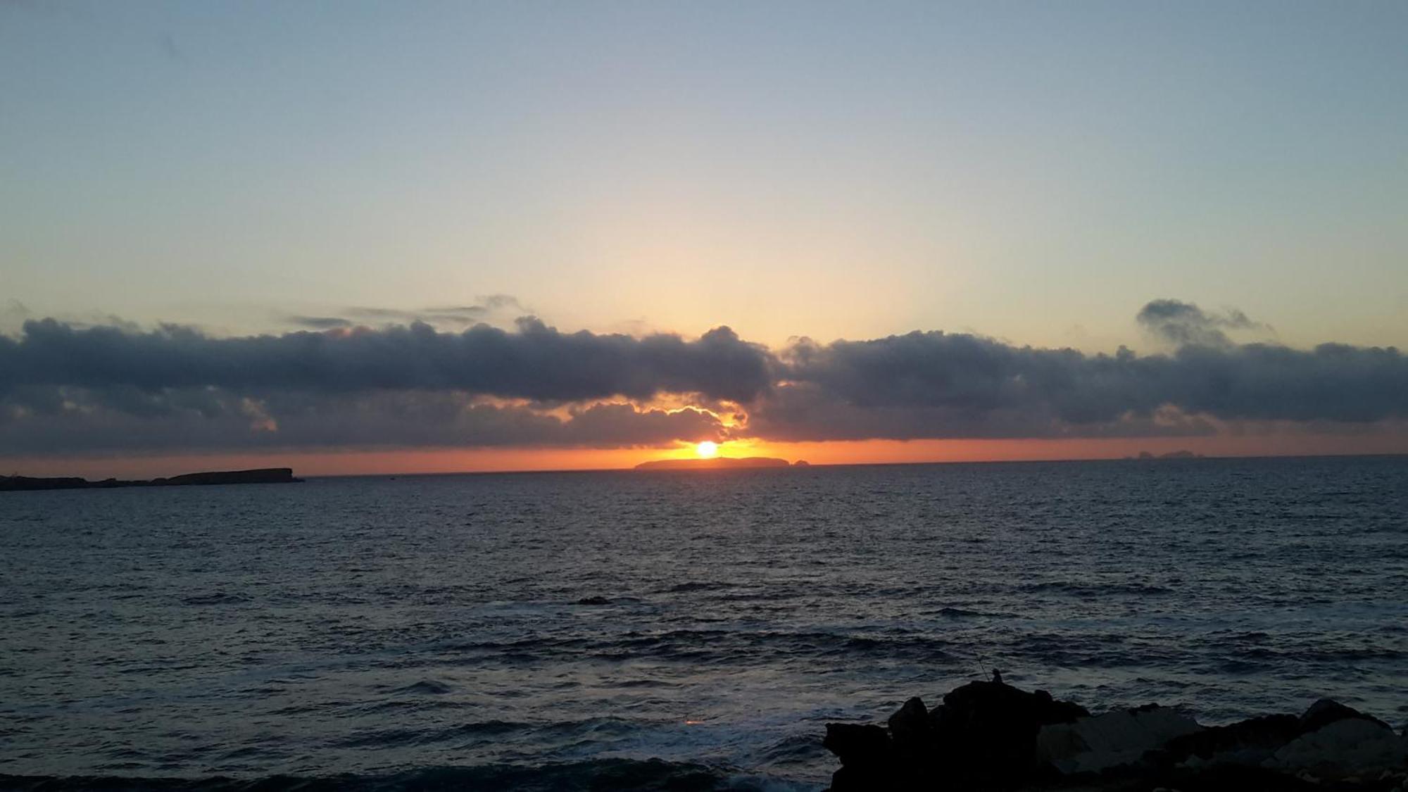 Pequena Baleia Bed & Breakfast Ferrel  Bagian luar foto